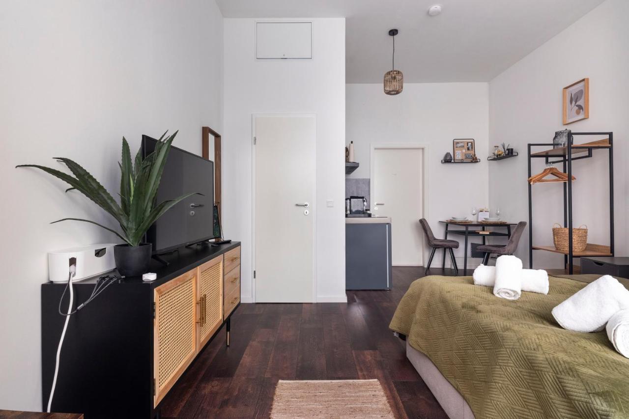 Central Apartment In Heart Of Berlin Eksteriør billede
